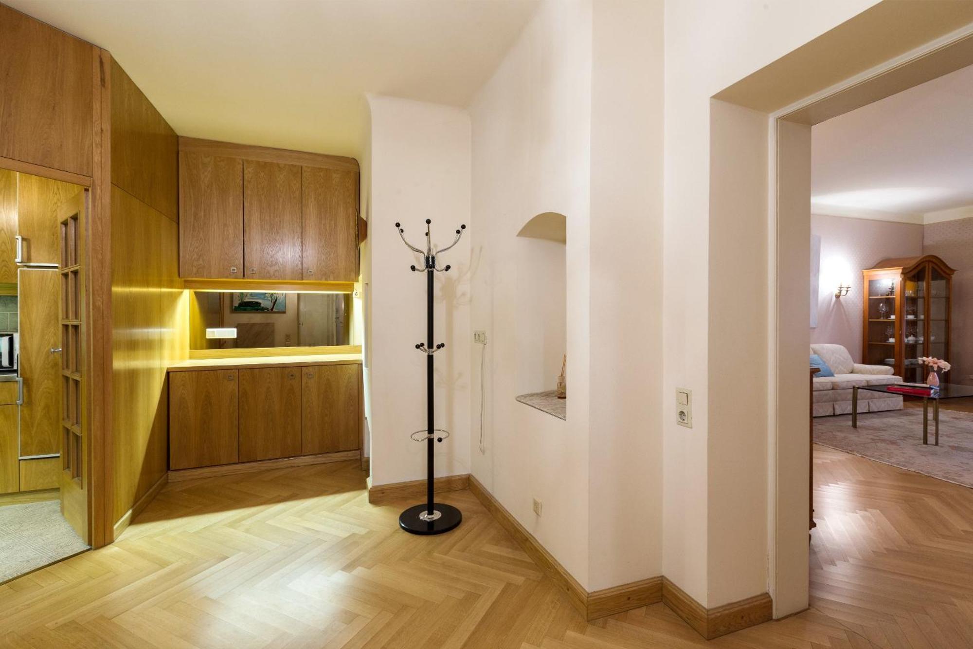 Apartment Sonnenfelsgasse Viena Exterior foto